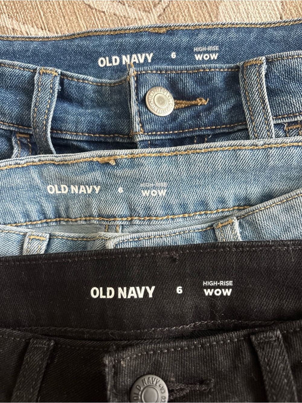 Old Navy Women's High-Waisted Wow Jean Shorts -- 3-inch inseam Bundle size 6 - Picture 7 of 8